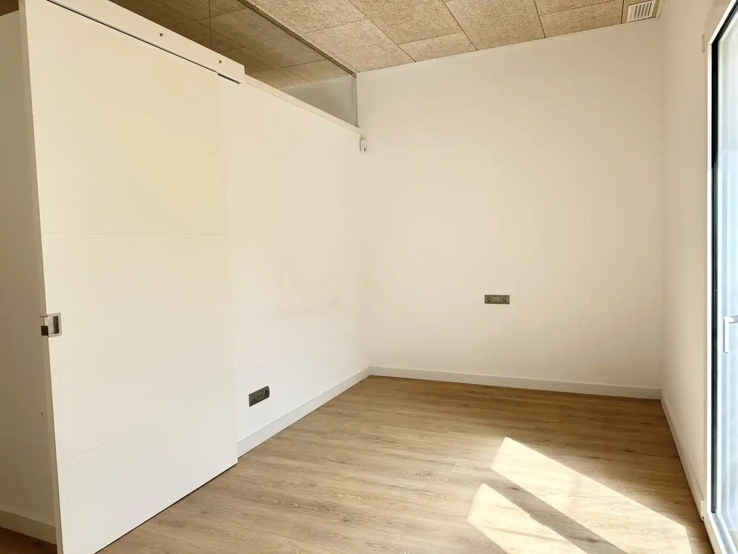Bedroom of Flat for sale in Vilanova i la Geltrú  with Air Conditioner, Heating and Private garden