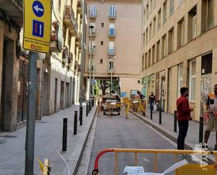 Vista exterior de Local en venda en  Barcelona Capital