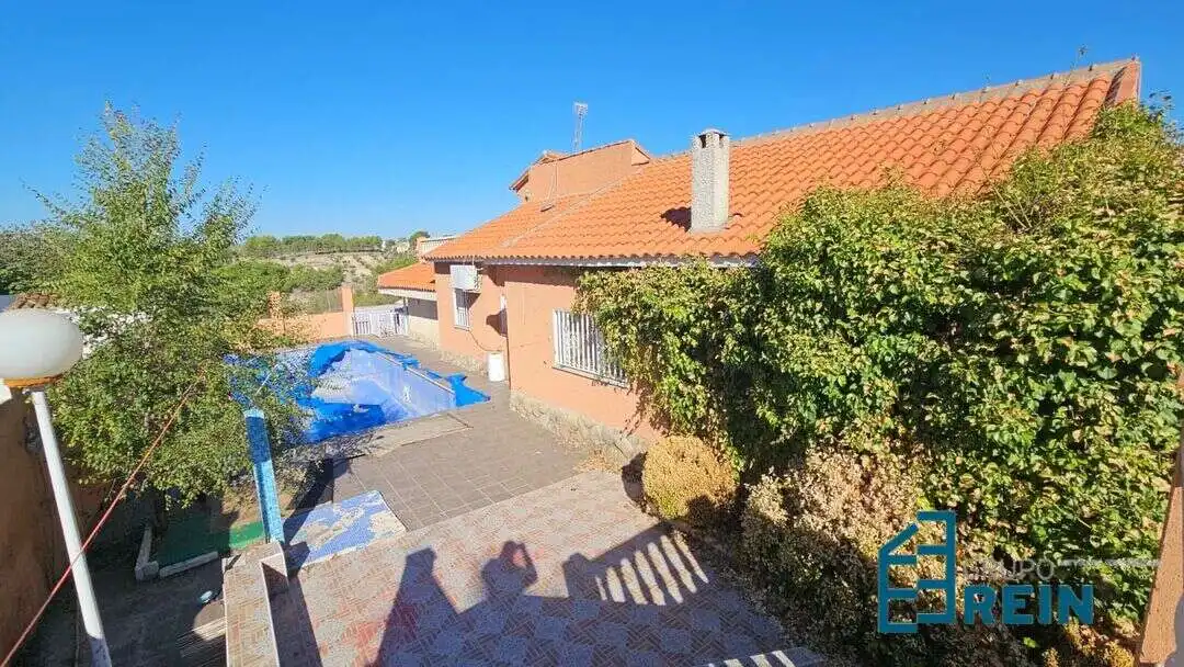 Villa con piscina in vendita a Calle Suecia