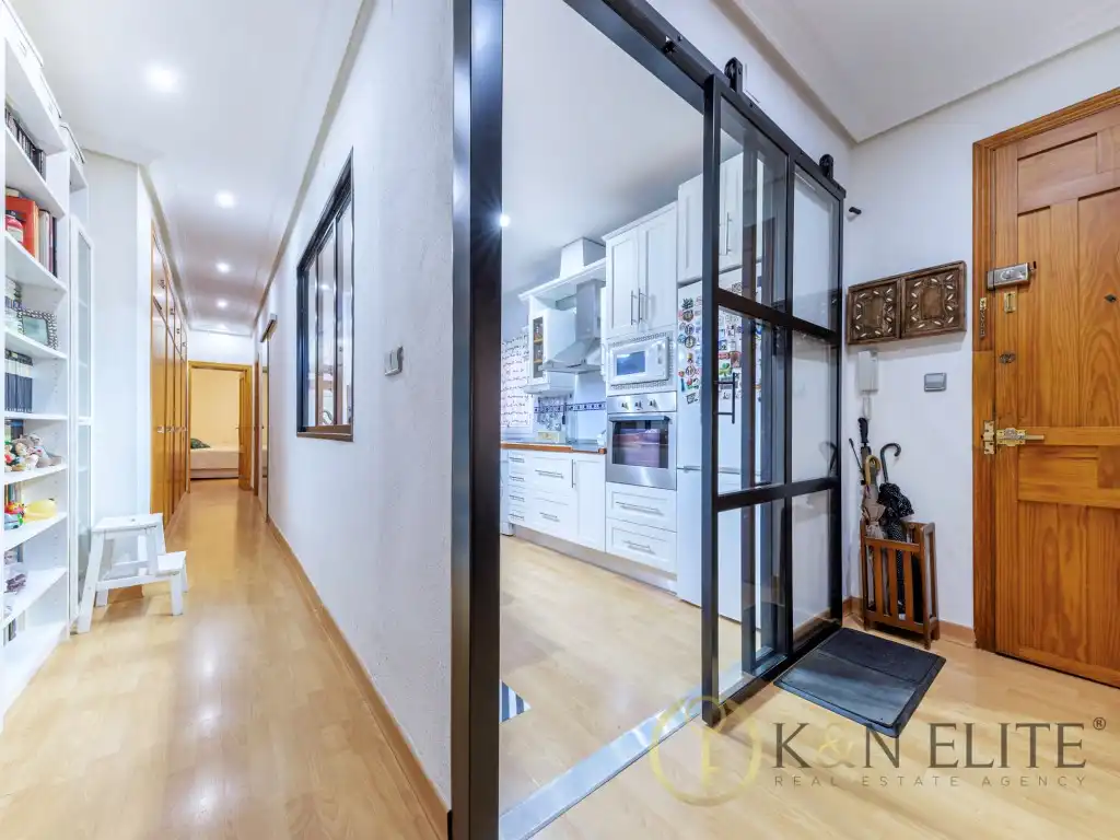 Flat for sale in Alicante / Alacant  with Air Conditioner and Balcony