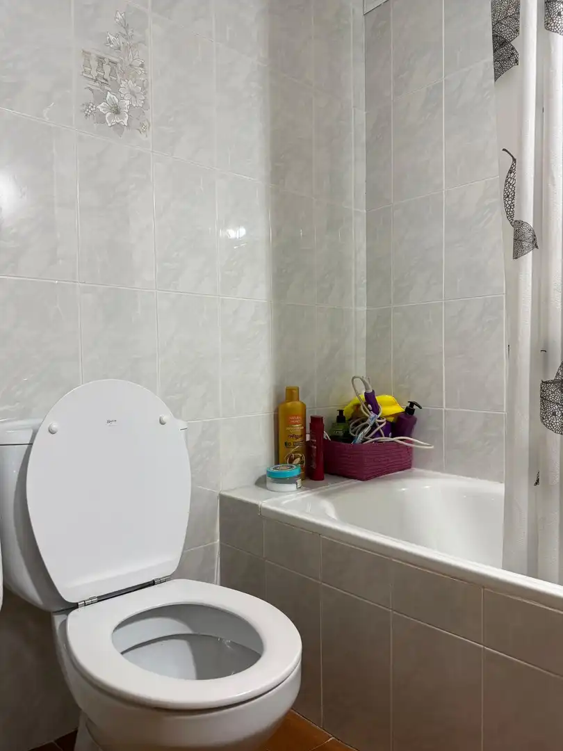 Bathroom of Flat for sale in Candeleda  with Air Conditioner and Heating