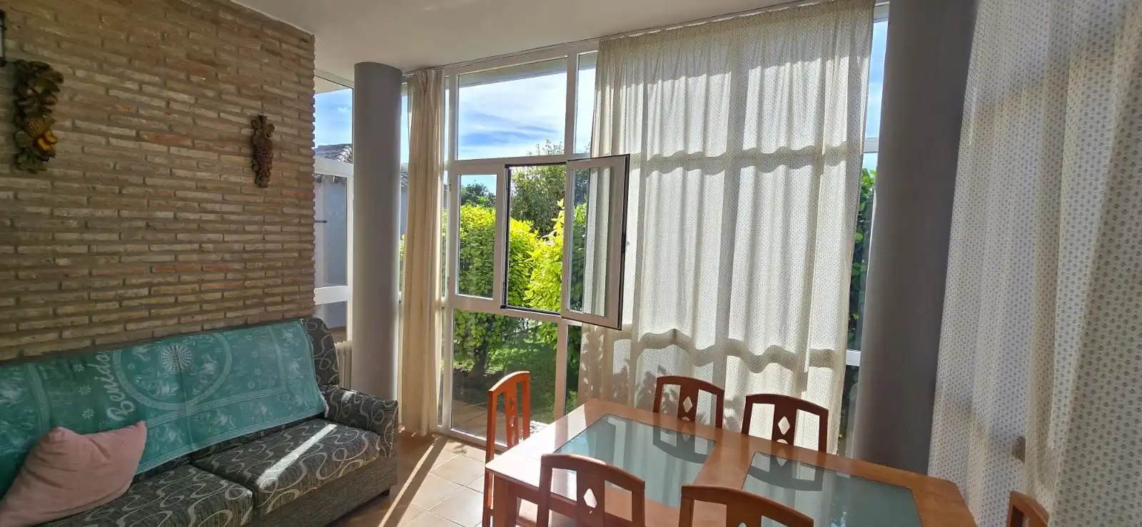 Menjador de Casa o xalet en venda en El Puerto de Santa María amb Aire condicionat, Jardí privat i Terrassa