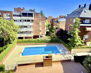 Swimming pool of Duplex to rent in  Madrid Capital  with Air Conditioner