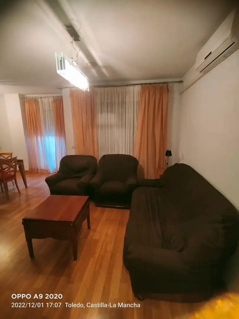 Sala de estar de Piso de alquiler en Toledo con Aire acondicionado, Calefacción y Jardín privado