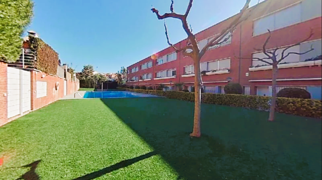 Piscina de Casa adosada en venda en Calella amb Calefacció, Jardí privat i Piscina
