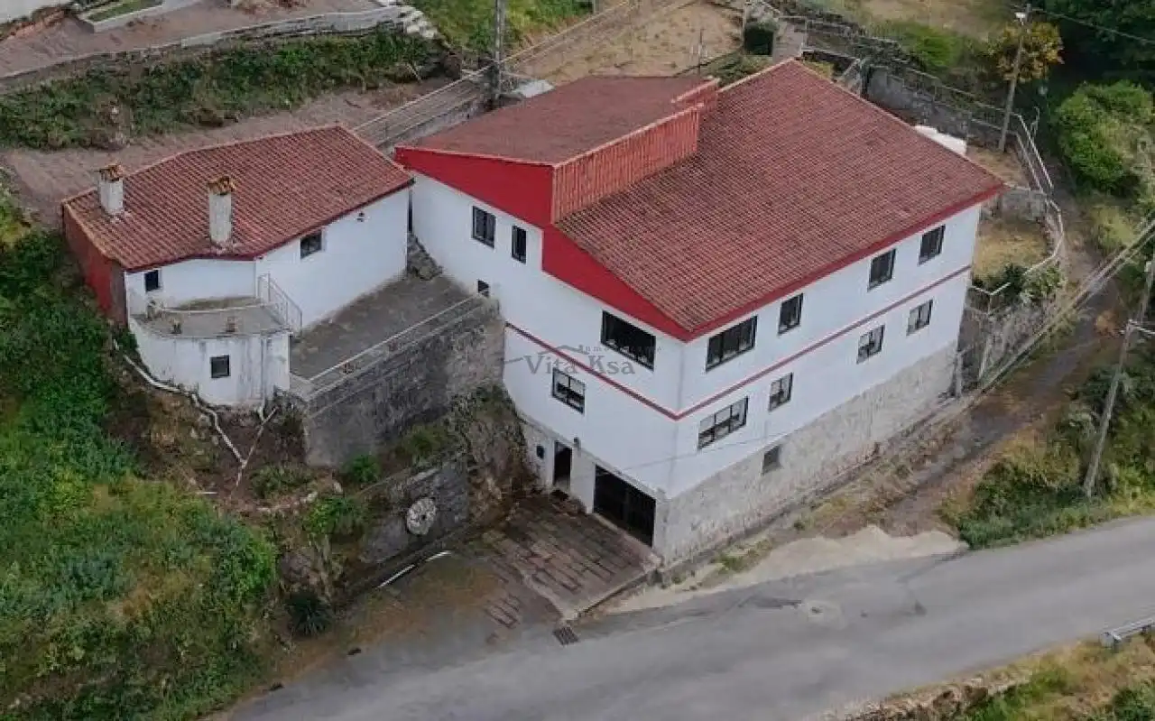 Chalet con jardín en venta en Nogueira de Ramuín