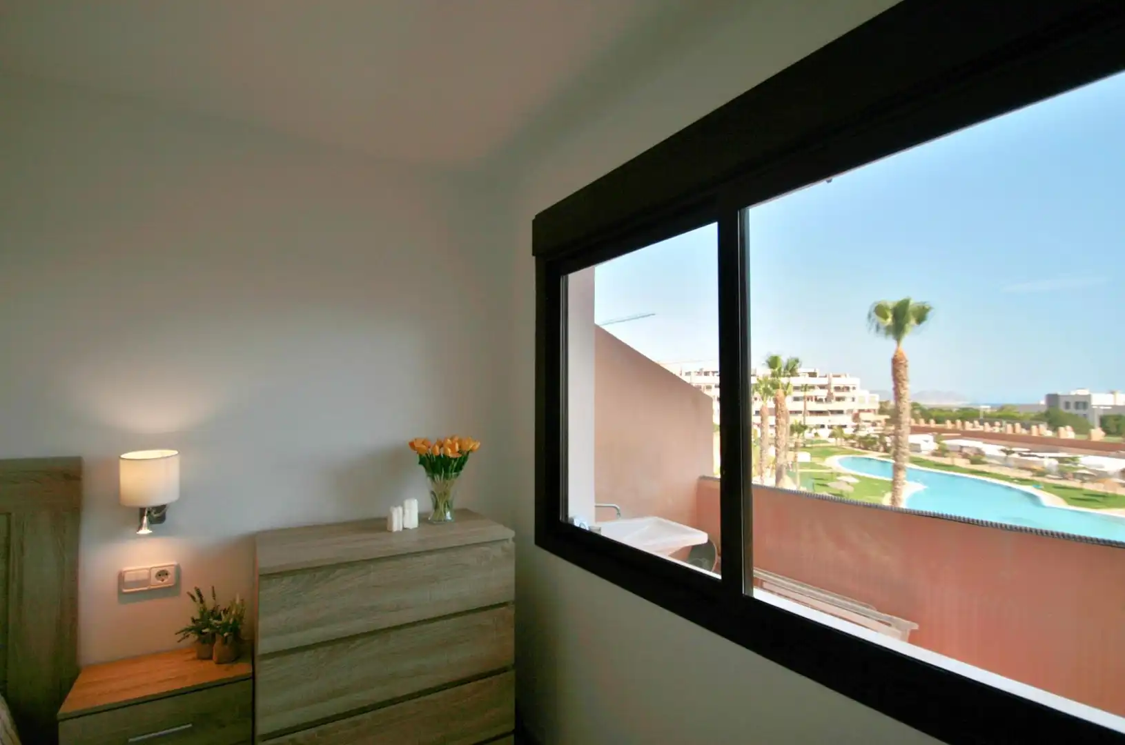 Habitación de Apartamento en venta en Almería con Aire acondicionado, Jardín privado y Terraza