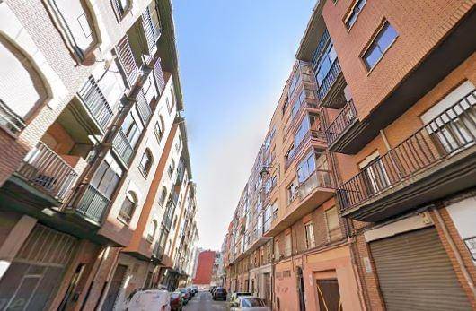 Piso en Venta en Calle CL TEMPLARIOS,15 Esc 1 Pl -1 Pt 11 León (Leó en Crucero