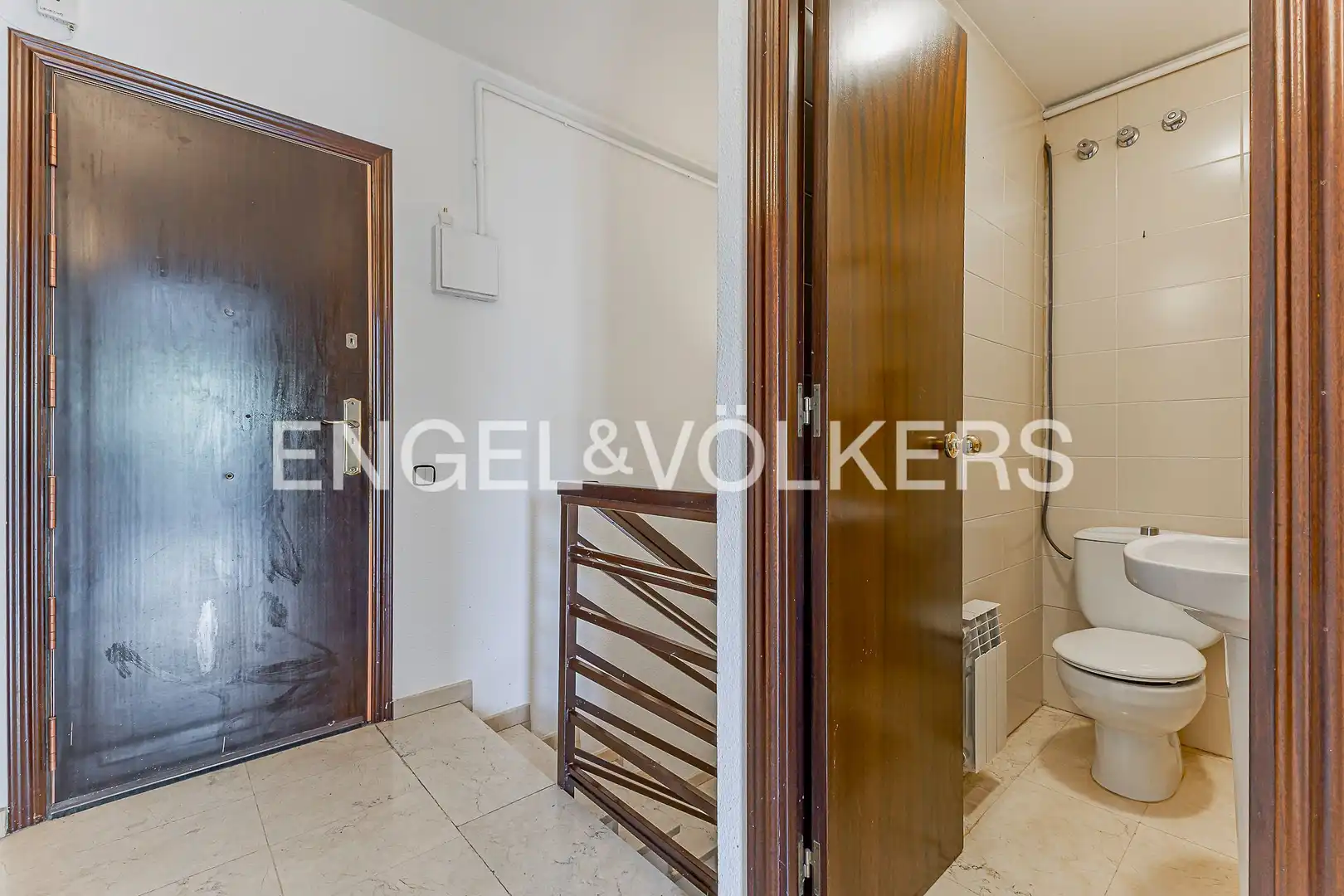 Wohnung zum Verkauf in Barcelona mit Klimaanlage, Heizung und Terrasse