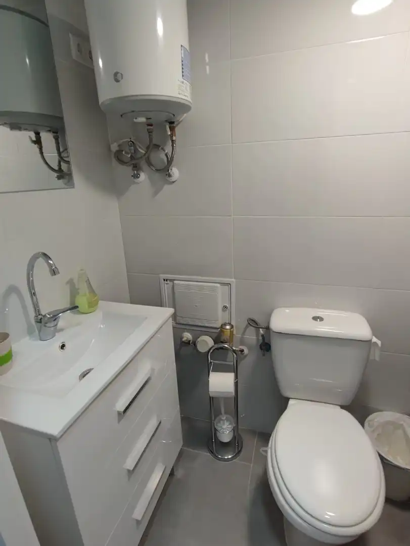 Bathroom of Commercial properties for sale in Alcalá de Henares  with Air Conditioner