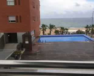 Swimming pool of Flat to rent in Badalona  with Air Conditioner, Terrace and Furnished