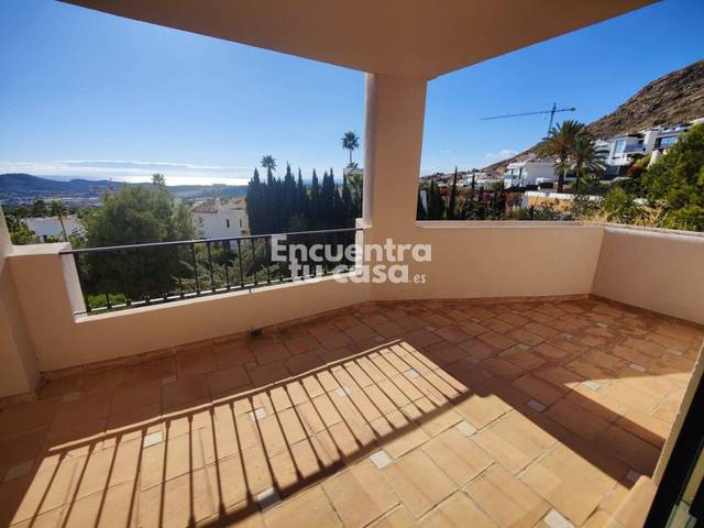 Piso en Alquiler en Calle Roma en Golf Bahía