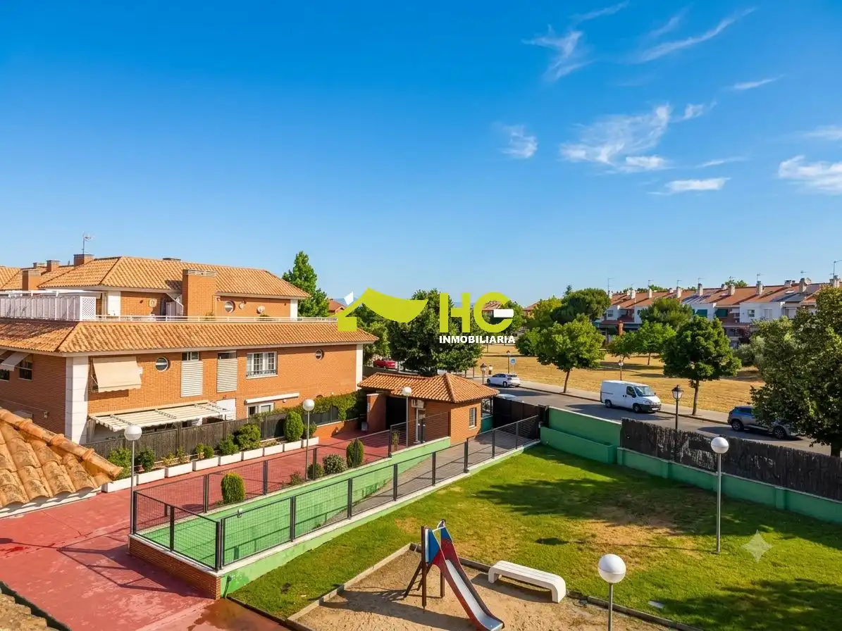 Garten von Dachboden zur Miete in Villaviciosa de Odón mit Klimaanlage, Heizung und Terrasse