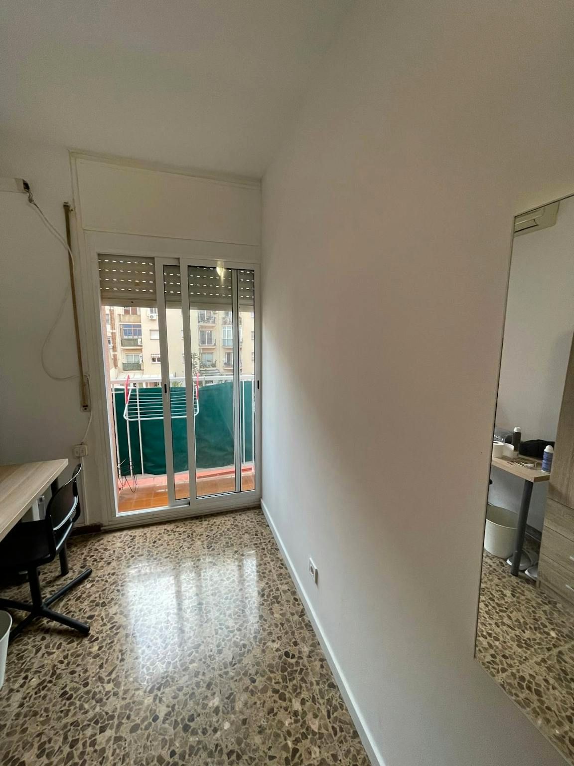 Dormitori de Pis per a compartir en  Barcelona Capital amb Calefacció i Rentadora