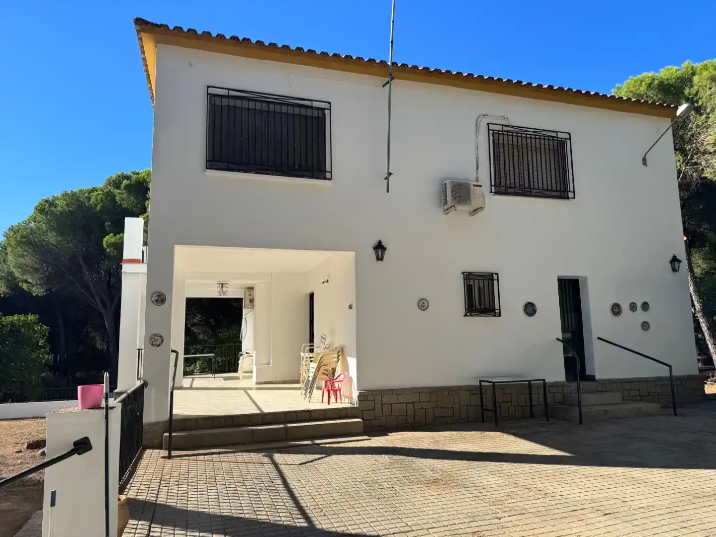 Vista exterior de Apartament en venda en Andújar amb Aire condicionat, Terrassa i Piscina