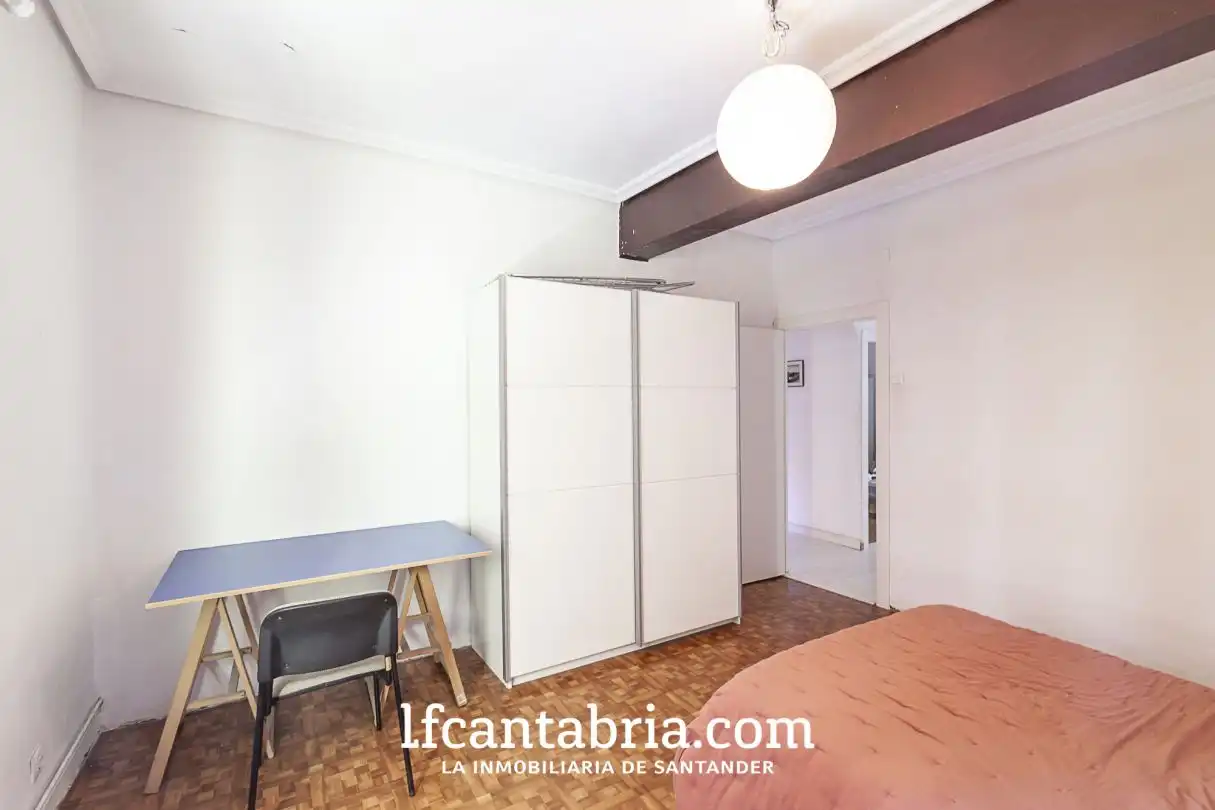 Schlafzimmer von Wohnung zum Verkauf in Santander mit Heizung und Parkett