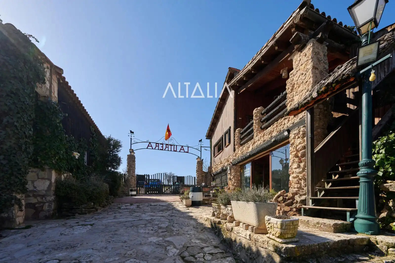 Buildings for sale in Las Majadas  