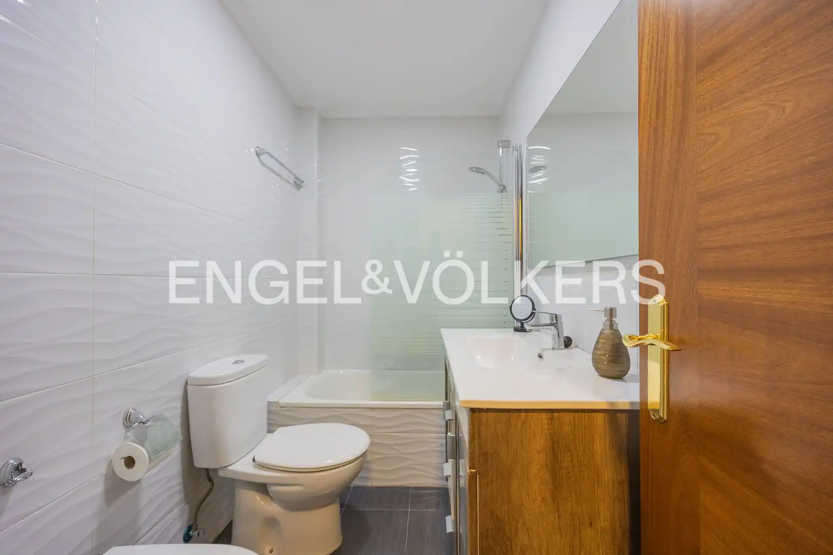 Baño de Piso en venta en Bilbao  con Calefacción y Terraza