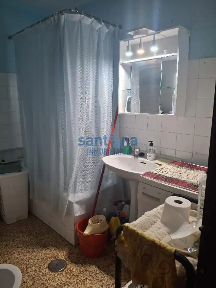 Bathroom of Apartments for sale in Villamañán  with Terrace and Furnished