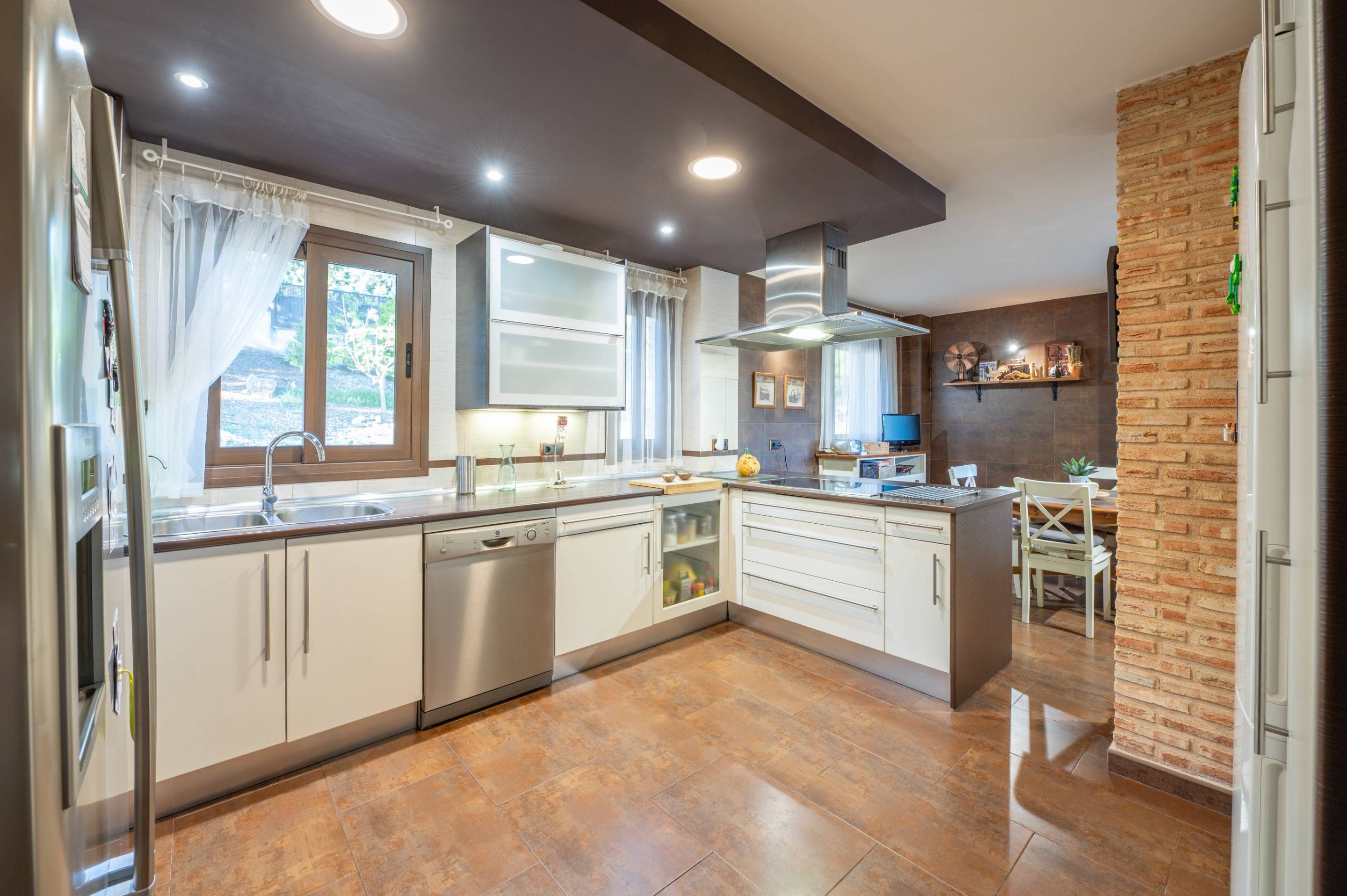 Kitchen of House or chalet for sale in Hontoba  with Air Conditioner, Heating and Private garden