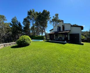 Jardí de Casa o xalet en venda en Pareja amb Terrassa i Piscina