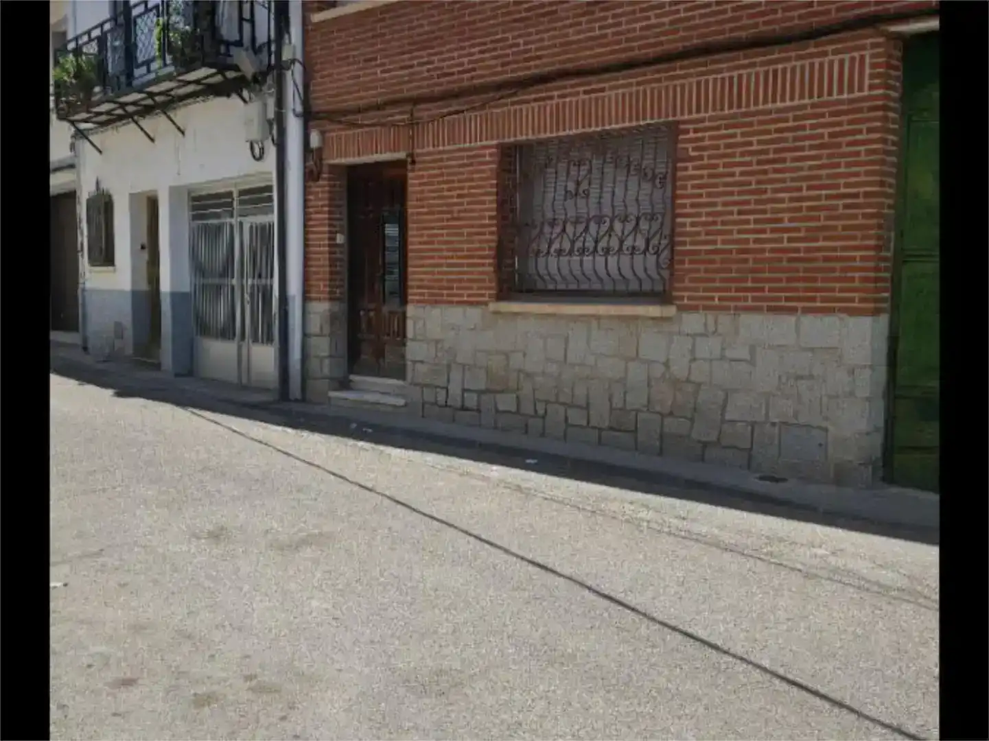 Vista exterior de Pis en venda en Navalcán amb Jardí privat, Traster i Moblat