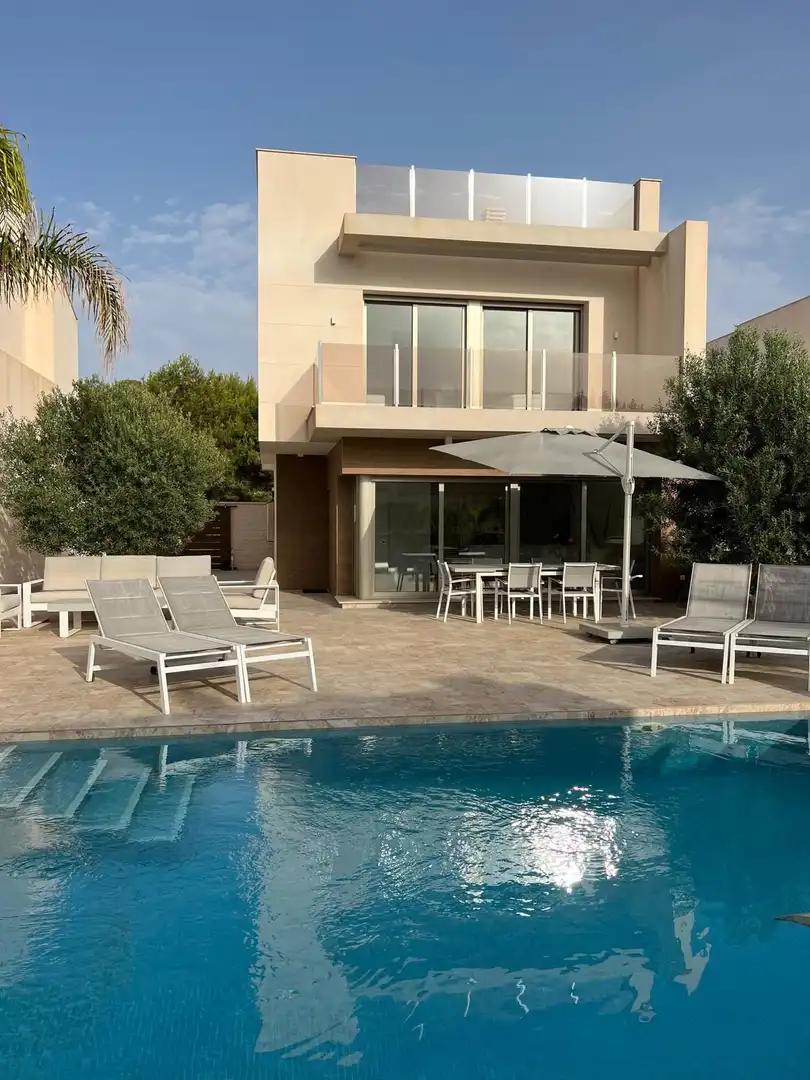Terraza de Casa o chalet de alquiler en San Miguel de Salinas con Aire acondicionado, Calefacción y Jardín privado