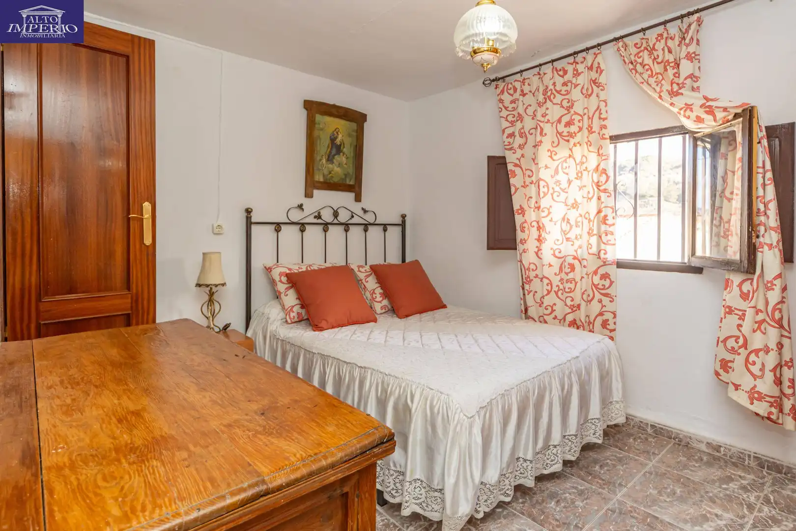 Schlafzimmer von Einfamilien-Reihenhaus zum Verkauf in La Peza mit Balkon
