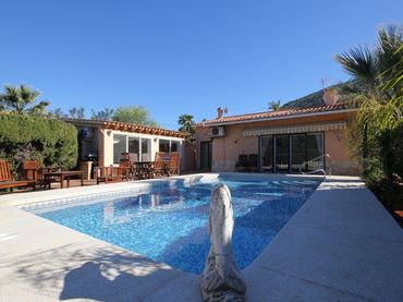 Casa con piscina en venta en L'Albir