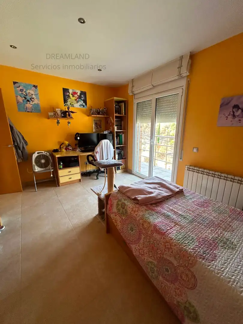 Dormitori de Casa o xalet en venda en La Pobla de Claramunt amb Aire condicionat, Calefacció i Jardí privat