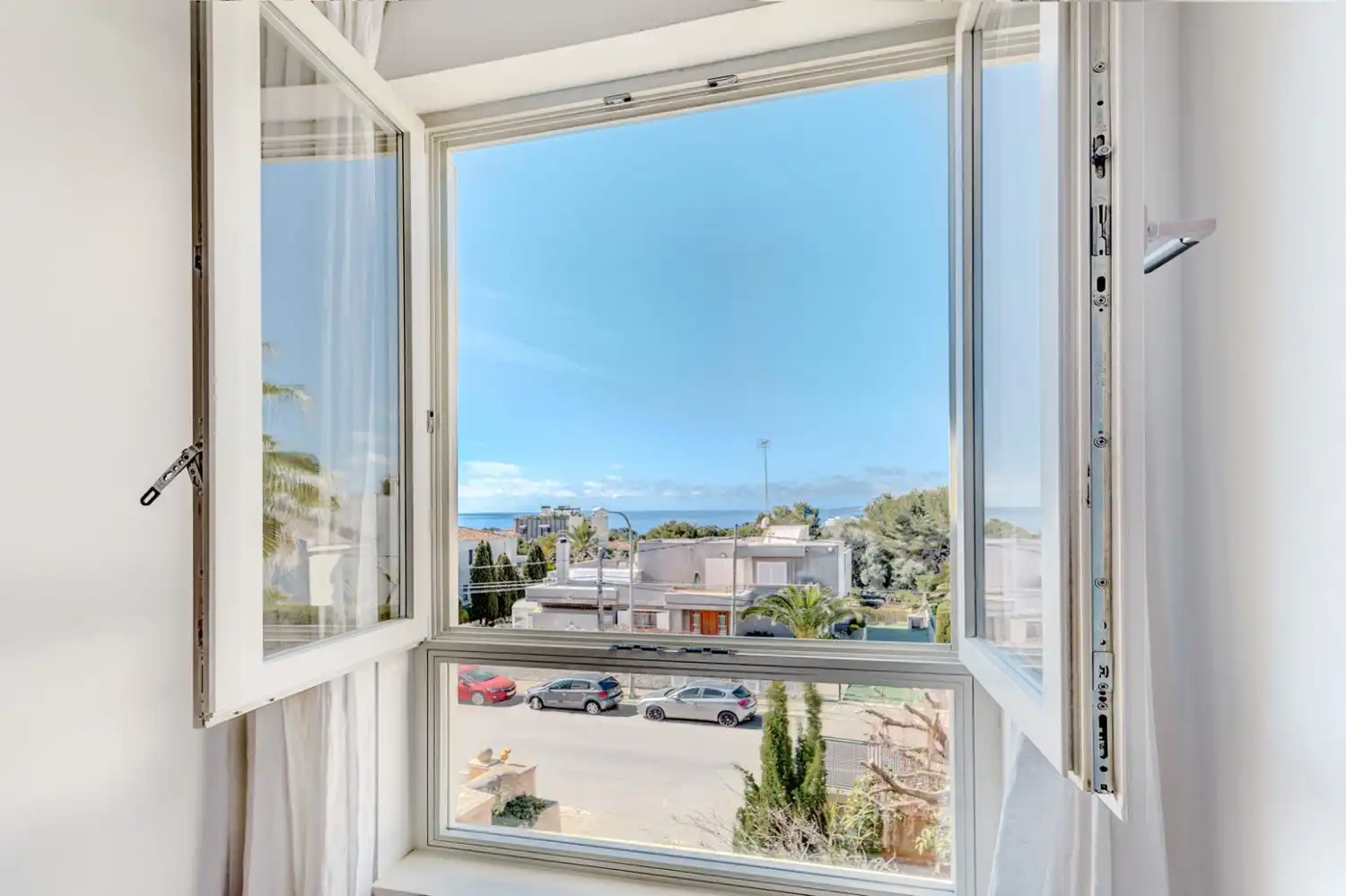 Exterior view of Flat for sale in  Palma de Mallorca  with Air Conditioner, Private garden and Parquet flooring