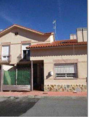 Casa adosada en Venta en Alcabón