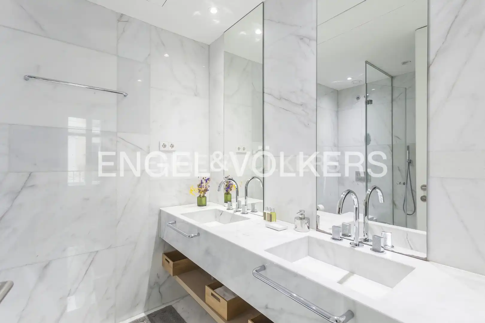 Badezimmer von Wohnung zum Verkauf in Madrid mit Klimaanlage, Heizung und Parkett