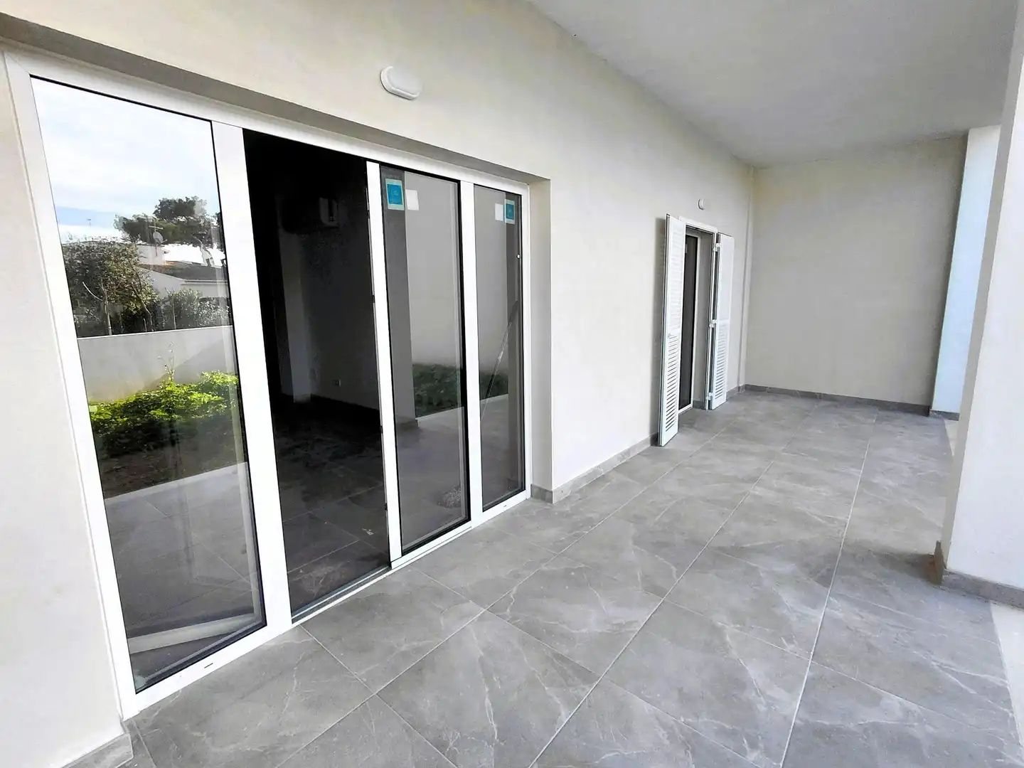 Bajo con jardín en venta en Calle Pintor Miquel Vives, imagen 3