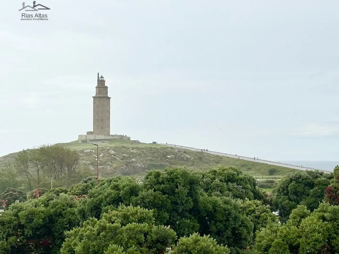 Vista exterior de Pis en venda en A Coruña Capital  amb Calefacció, Jardí privat i Traster