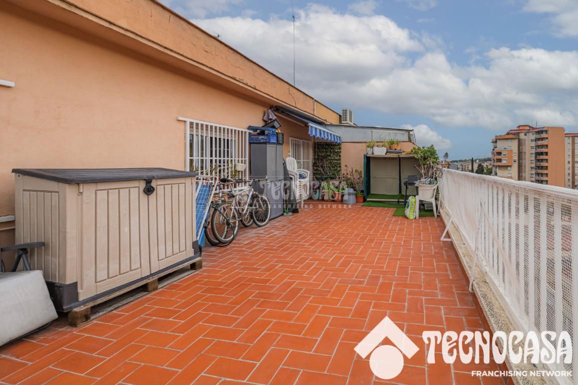 Terrassa de Pis en venda en Sant Vicenç Dels Horts amb Aire condicionat, Calefacció i Terrassa