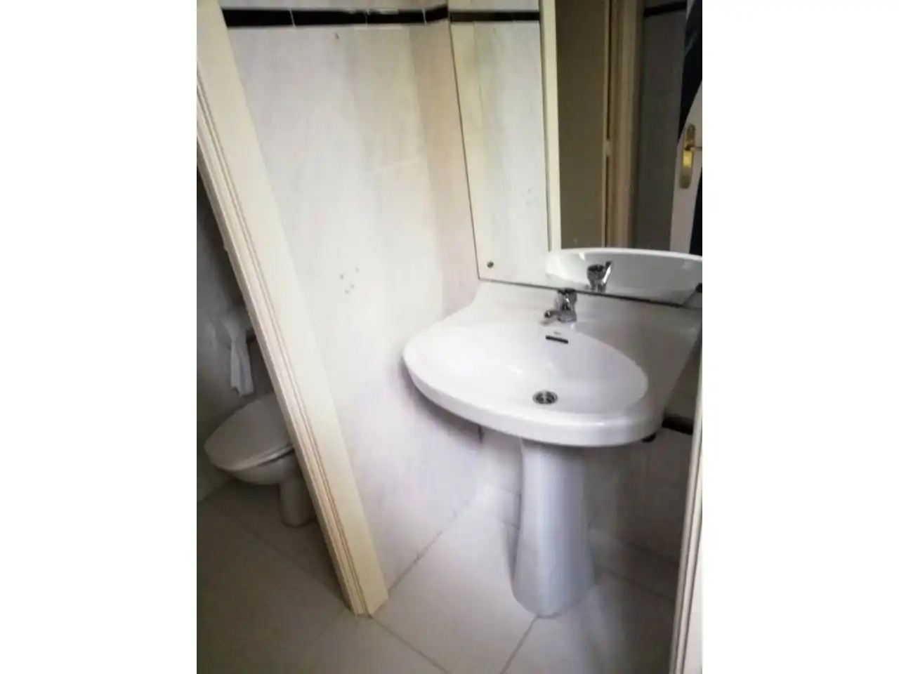 Baño de Local de alquiler en Burgos con Aire acondicionado