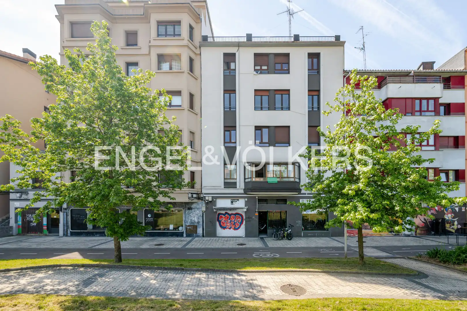 Vista exterior de Piso en venta en Donostia - San Sebastián  con Calefacción y Balcón