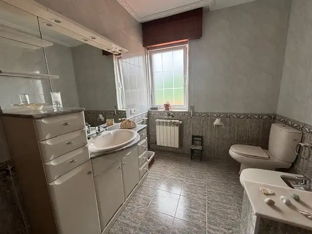 Bathroom of Houses for rent in Ferrol  with Heating, Private garden and Parquet flooring
