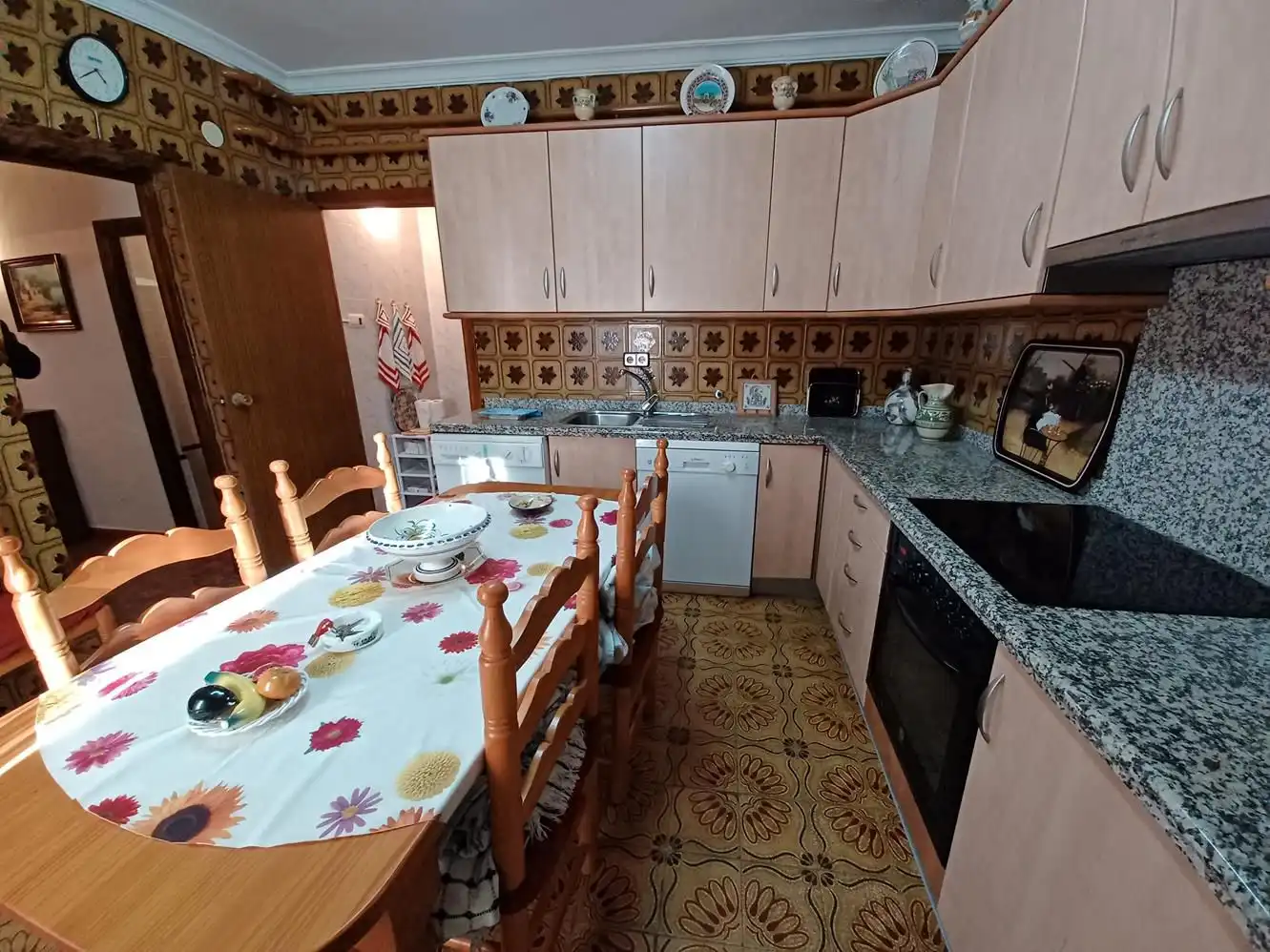 Cuina de Casa o xalet en venda en Minaya amb Calefacció, Traster i Piscina