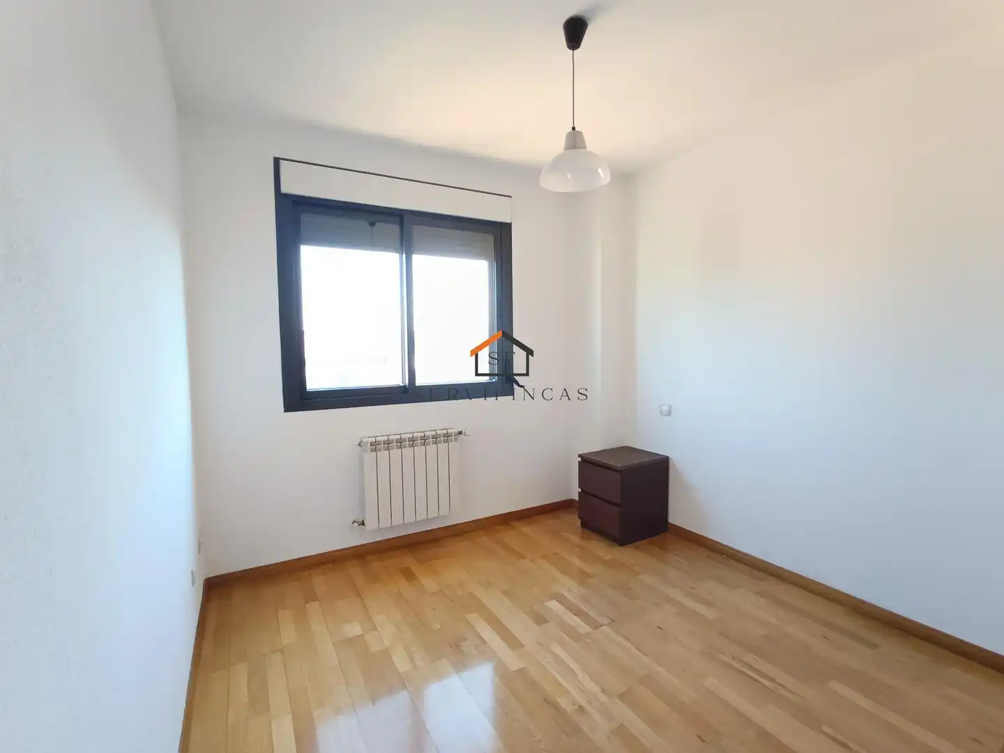 Dormitori de Àtic de lloguer en Madrid amb Calefacció, Parquet i Terrassa