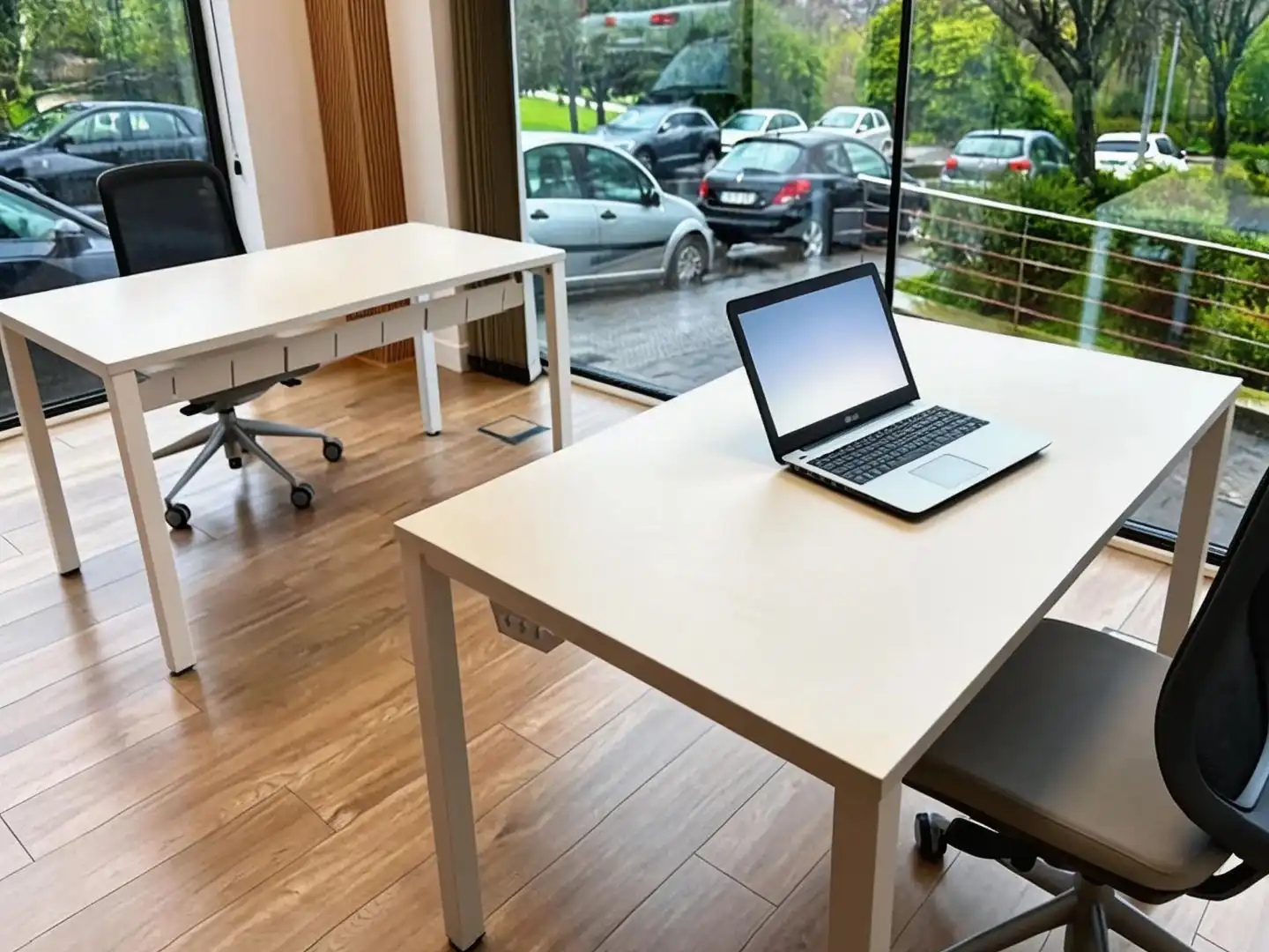 Büro zur Miete in Santiago de Compostela  mit Klimaanlage, Heizung und Möbliert