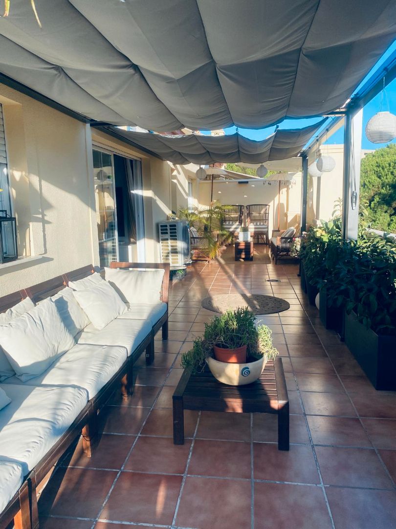 Terrassa de Àtic de lloguer en Marbella amb Aire condicionat, Moblat i Es permeten mascotes