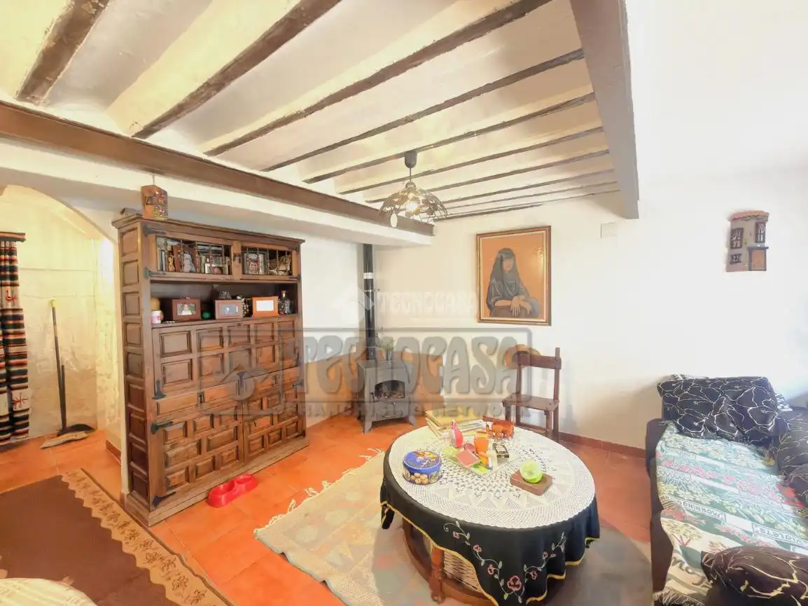 Sala d'estar de Casa adosada en venda en Altarejos amb Calefacció i Balcó