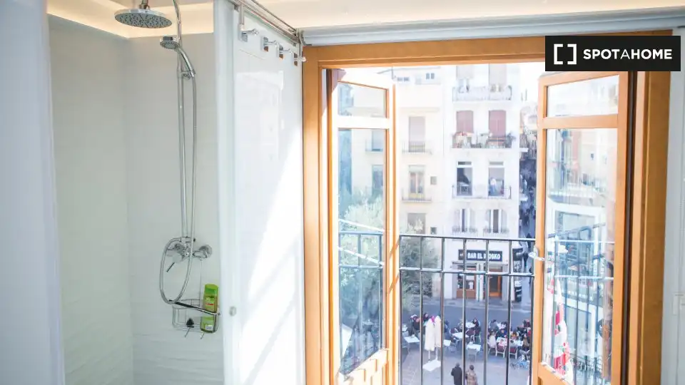 Flat with terrace to rent in Ciutat Vella, imagen 10