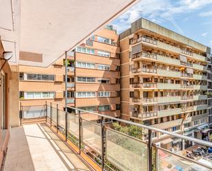 Exterior view of Flat for sale in  Valencia Capital  with Air Conditioner, Terrace and Balcony