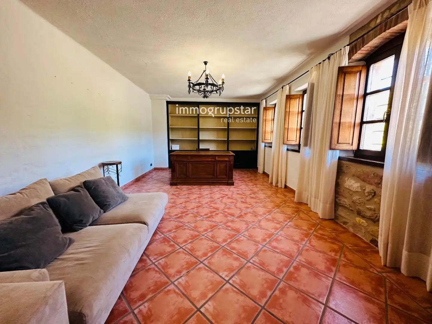 Sala de estar de Finca rústica en venta en Santa Cristina d'Aro con Terraza, Trastero y Piscina