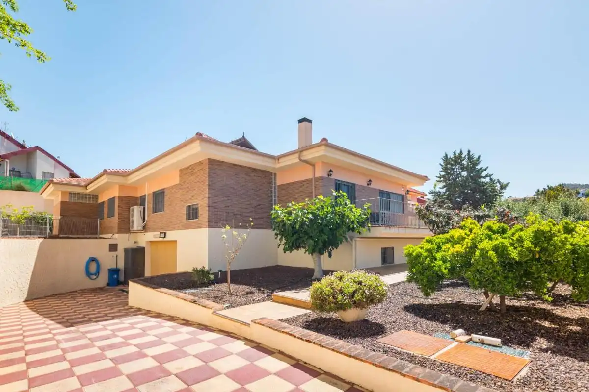 Vista exterior de Casa o xalet en venda en Murcia amb Aire condicionat, Calefacció i Jardí privat