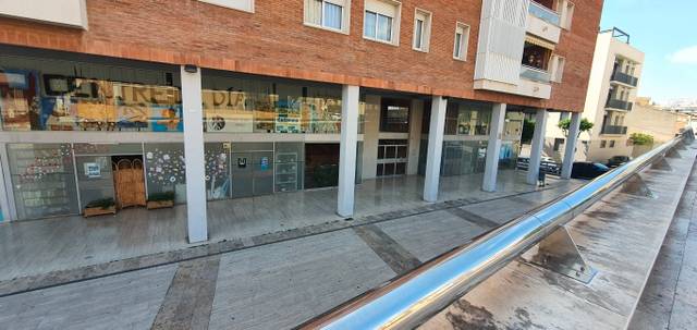 Local comercial en Venta en Plaça Font i Cussó en Centre