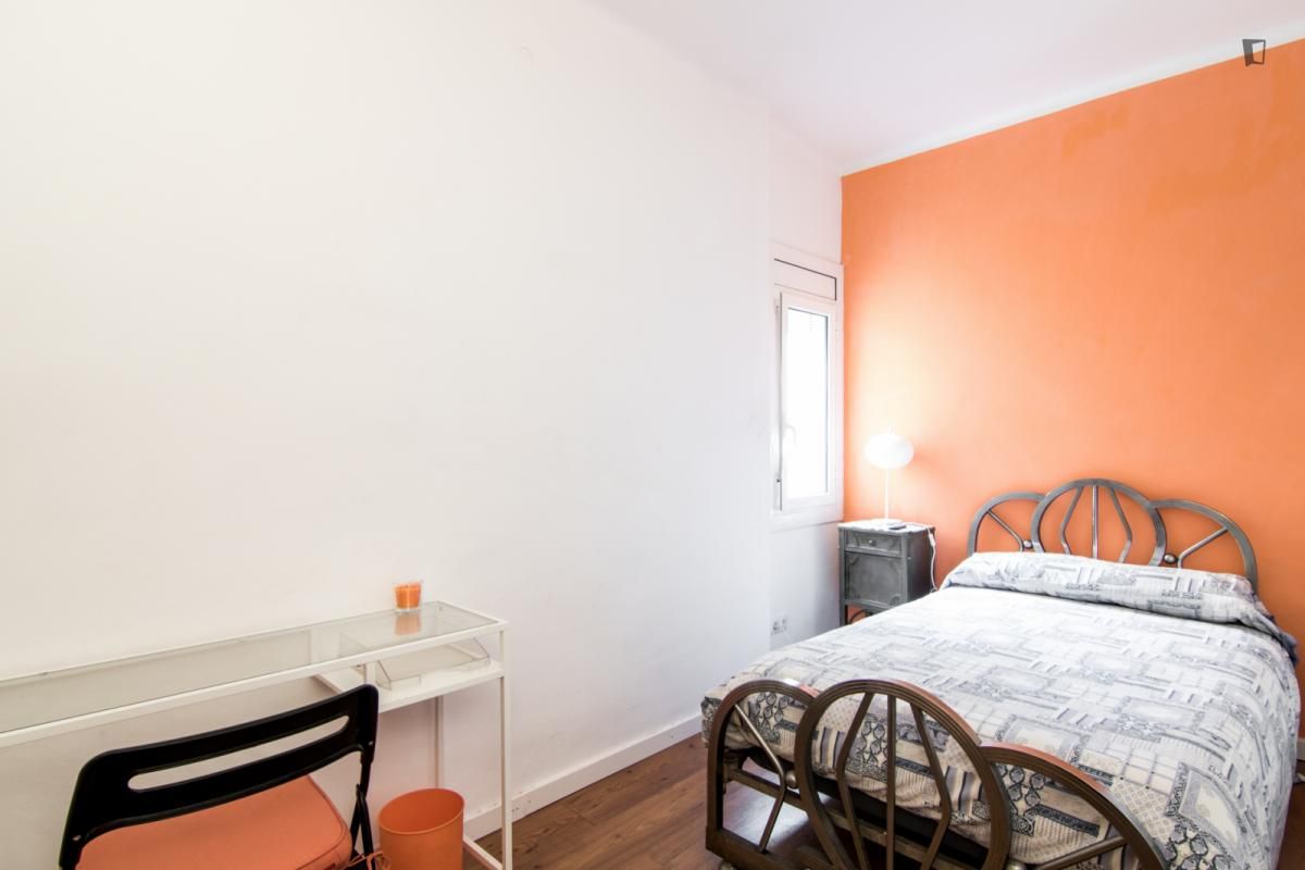 Apartment to share in Sants